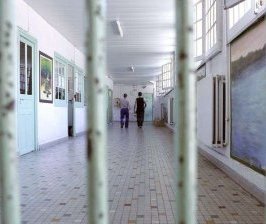 Quand un détenu peut-il rencontrer sa famille en dehors de la prison ?