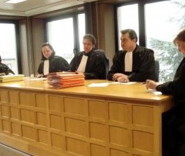 Comment devient-on juge social ?