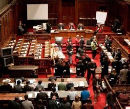 Cour d'assises ou tribunal correctionnel : quelles différences ?