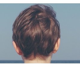 Cour constitutionnelle : un enfant doit pouvoir connaitre son géniteur